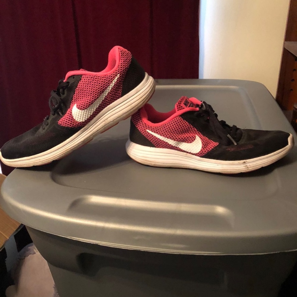 Nike‎ Revolution 3